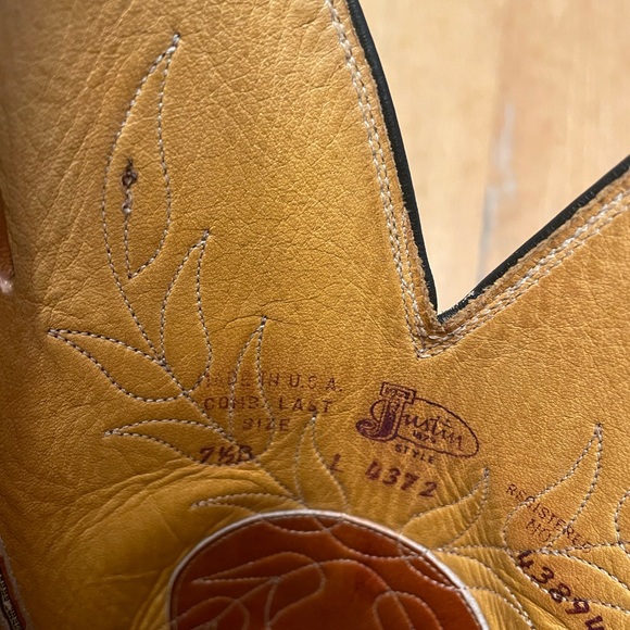 Justin Boots Western Cowboy Boots - 7.5B - Picture 7 of 7